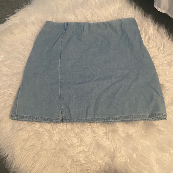 NWT AE stretch Denim Mini Skirt - Picture 2 of 3